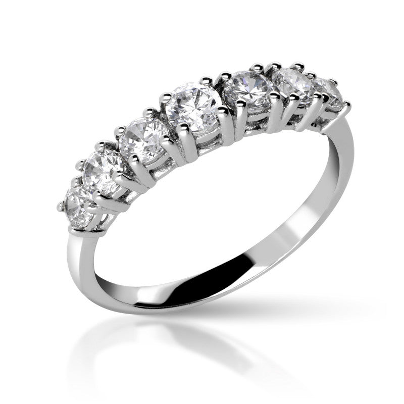 Anillo de diseño 7 diamantes en oro 18 quilates para regalar